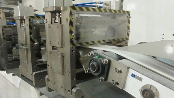 ISO9001 O Shape Diaper Manufacturing Plant With Stacker
